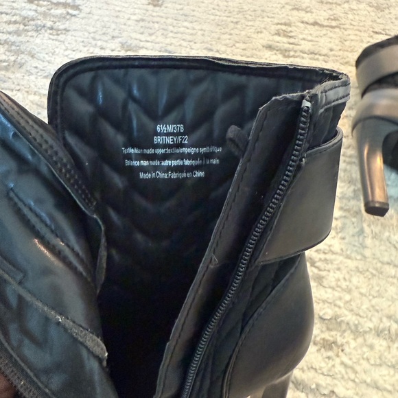 Karl Lagerfeld Black Quilted Heeled Boots - Picture 8 of 9